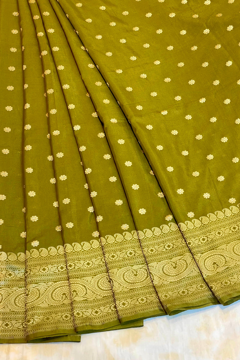 Handlloom Kadhua Banarasi Silk Saree- Big Border - Mehndi Green Silver Buti